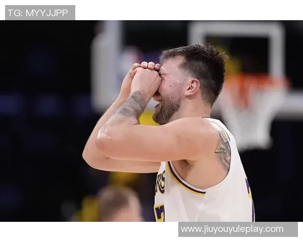 哈克斯称赞阿德巴约复出助球队稳定阵脚感到非常开心 哈克斯称赞阿德巴约复出助球队稳定阵脚感到非常开心