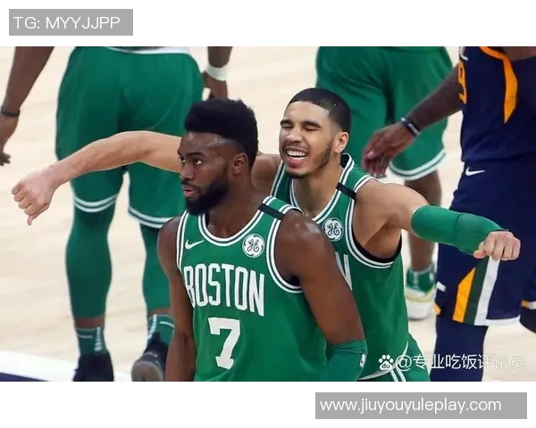 阿里纳斯：文班若能场均27分12篮板并夺DPOY将有望争夺MVP荣誉