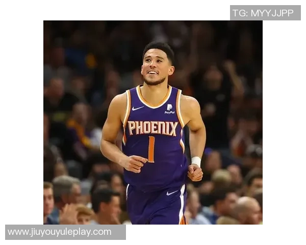 太阳队半场领先独行侠10分布克表现出色贡献16分狄龙助攻3次表现抢眼 太阳队半场领先独行侠10分布克表现出色贡献16分狄龙助攻3次表现抢眼