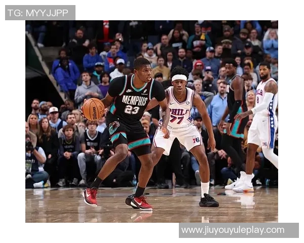 布克称赞马克威廉姆斯攻防两端表现出色球队急需他的贡献 布克称赞马克威廉姆斯攻防两端表现出色球队急需他的贡献