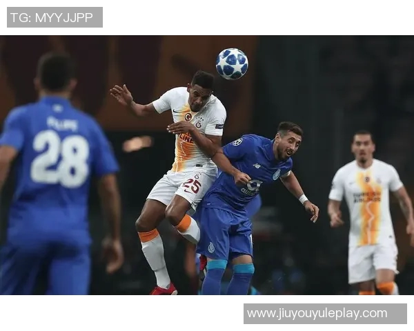 费内巴切两球员袭击加拉塔萨雷总监获16个月缓刑判决