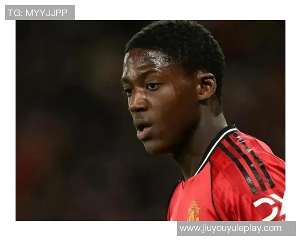 那不勒斯与梅努经纪人洽谈曼联考虑外租球员方案